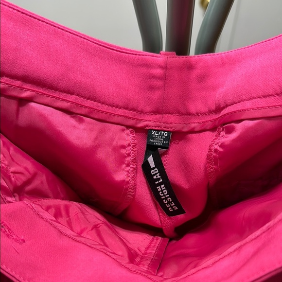 NWT Elegant Pink Women's Pants - Picture 3 of 4
